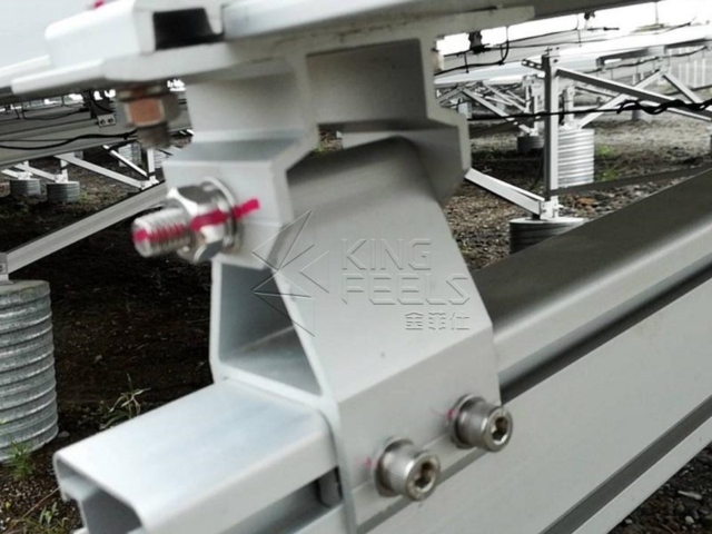 Regalsystem für Solarmodule